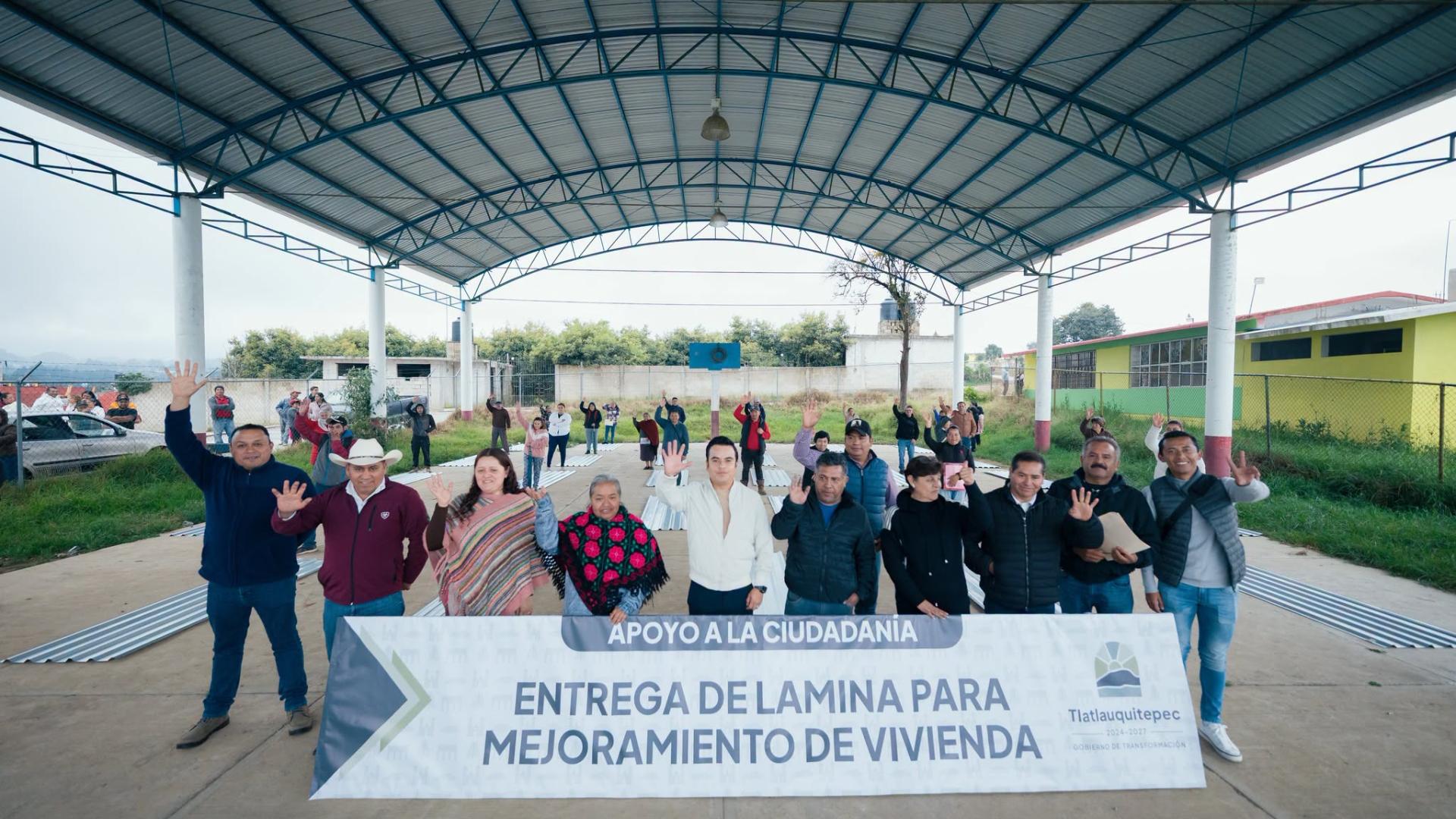 Entrega de Apoyos para el Mejoramiento de Vivienda en la Localidad de Tochimpa