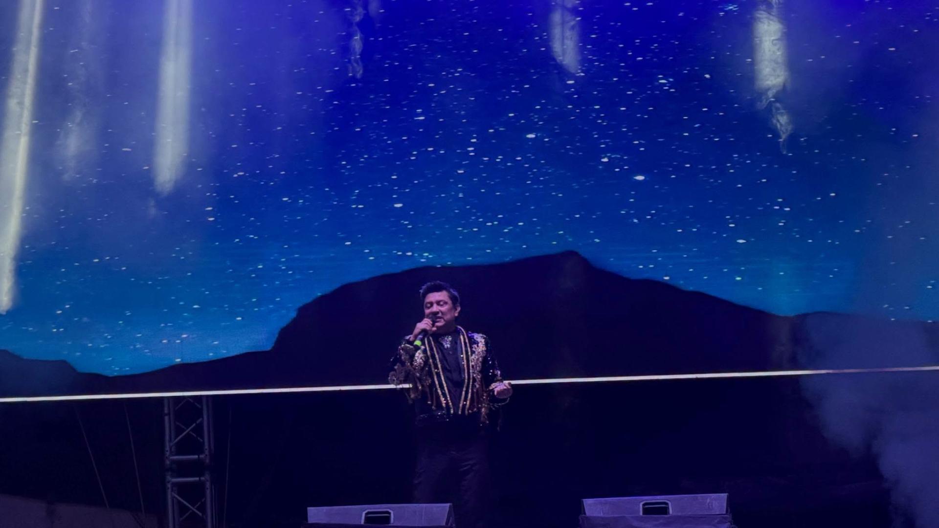 Noche mágica con el doble de Juan Gabriel en las Fiestas Patrias